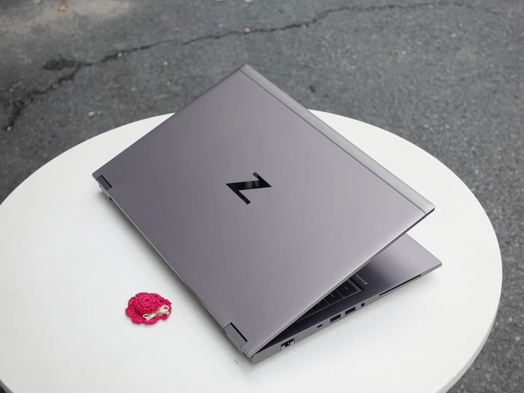 Laptop HP Zbook G8 FURY Core i7 -11850 H Ram 32 DDR4 512 SSD M.2 NVMe